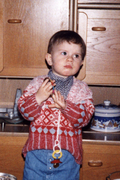 Jamie bei Oma Ursel zu Besuch 2000