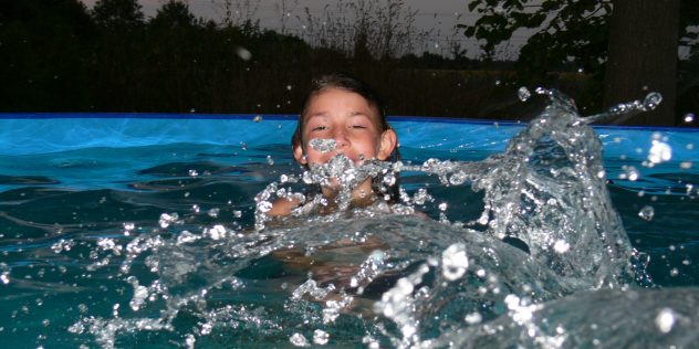 Pool von Ulrike aufstellen 2010