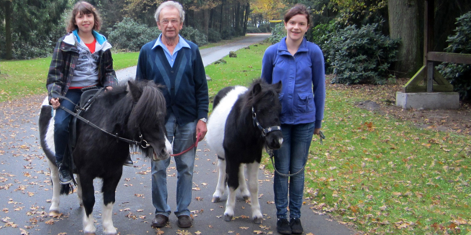 Lynn und Jamie machen einen Kurzurlaub mit Oma und Opa 2011