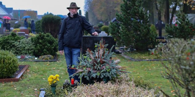 Zu Allerheiligen auf den Katholischen Friedhof Blumenthal 2019